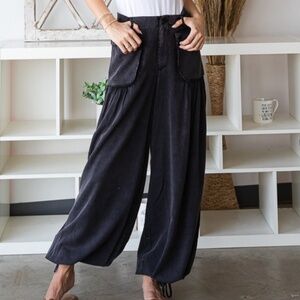 Oli & Hali Black Flare Pants NWOT.